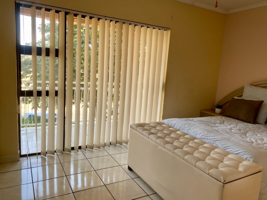5 Bedroom Property for Sale in Heuwelsig North West